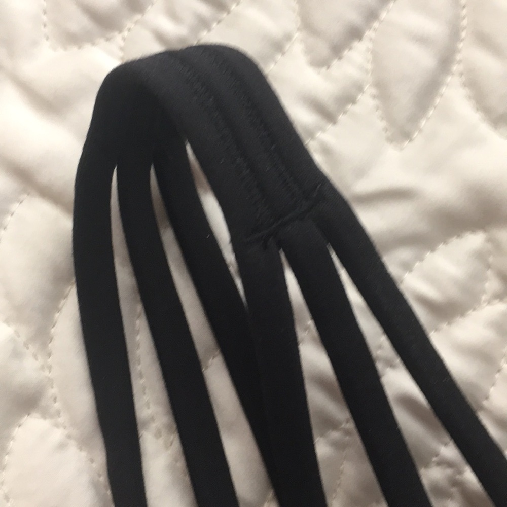 Lululemon Exquisite Tank built in bra black - Picture 6 of 16